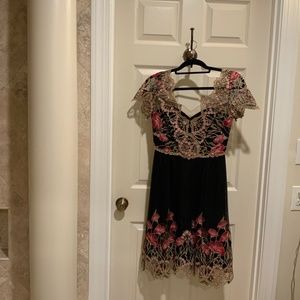 Notte By Marchesa Black and Gold Floral Lace Applique Dress, size s, unworn